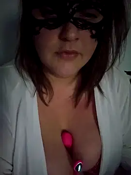 nika-W online show from April 15, 2026, 6:56 pm