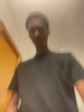 Snapshot of Bendito27 chatting on April 13, 2026, 11:25 am Bendito27 online show from April 13, 2026, 11:25 am