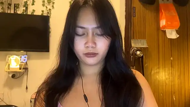 Snapshot of GlindaDejardin chatting on April 11, 2026, 5:16 pm GlindaDejardin online show from April 11, 2026, 5:16 pm
