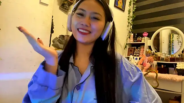 Snapshot of GlindaDejardin chatting on April 29, 2026, 5:30 pm GlindaDejardin online show from April 29, 2026, 5:30 pm