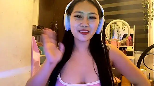 Snapshot of GlindaDejardin chatting on May 12, 2026, 5:19 pm GlindaDejardin online show from May 12, 2026, 5:19 pm