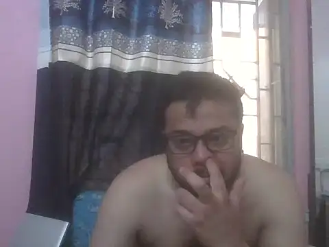 hotboyl6969 online show from April 5, 2026, 5:47 am