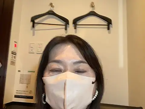 Snapshot of lemonade_madame chatting on June 27, 2026, 10:21 am lemonade madame online show from June 27, 2026, 10:21 am