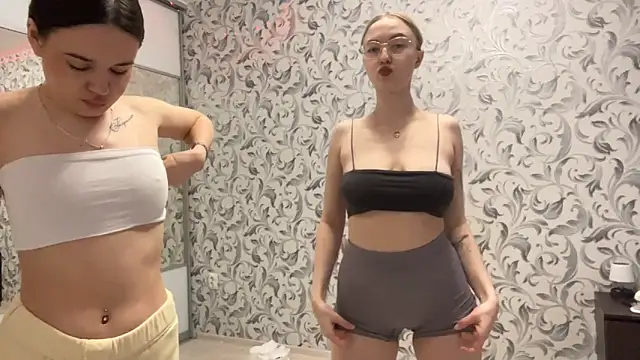  mimilana  online show from April 14, 2026, 11:15 am