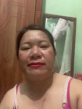 Snapshot of __Evelyn__ chatting on May 17, 2026, 1:44 pm Evelyn online show from May 17, 2026, 1:44 pm