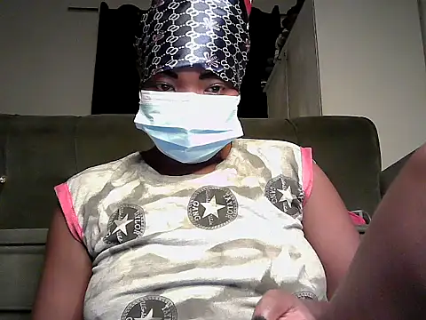 JoanBright  online show from April 18, 2026, 9:04 pm