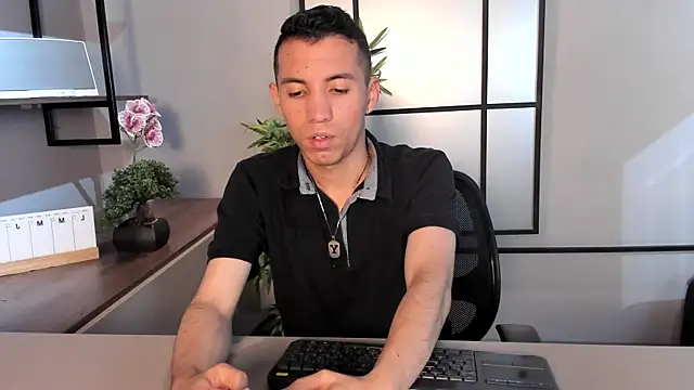 Dylan ross  online show from April 11, 2026, 6:33 pm