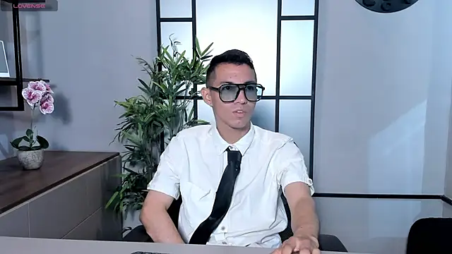 Dylan ross  online show from April 9, 2026, 11:49 am