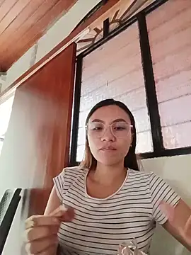 Snapshot of Leticia_Hinkley_ chatting on May 14, 2026, 1:19 pm Leticia Hinkley online show from May 14, 2026, 1:19 pm