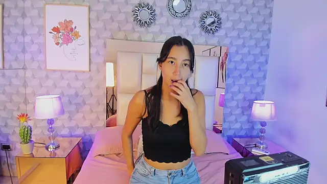 Amber Ashfang online show from May 2, 2026, 11:04 am