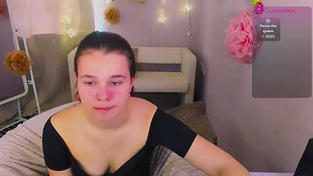 Snapshot of Kacey_Love chatting on May 20, 2026, 5:37 am Kacey Love online show from May 20, 2026, 5:37 am
