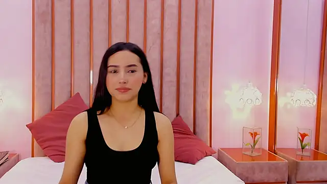 Snapshot of Zoe_Monrow chatting on May 20, 2026, 12:46 pm Zoe Monrow online show from May 20, 2026, 12:46 pm