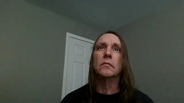Snapshot of Magnus_Luv chatting on May 26, 2026, 8:18 pm Magnus Luv online show from May 26, 2026, 8:18 pm