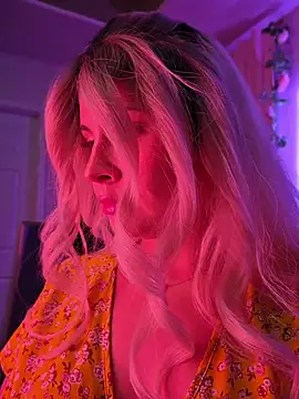 ItsAuroraBorealis online show from May 30, 2026, 12:06 am