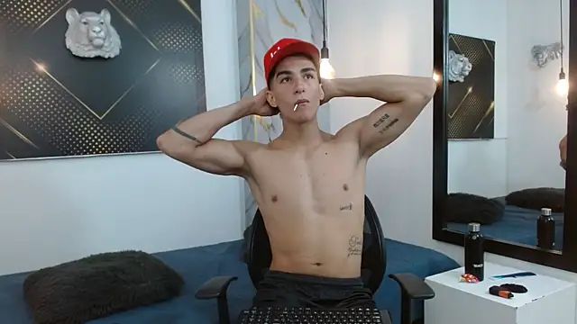 Snapshot of GoldenDesireX_ chatting on April 7, 2026, 7:15 pm GoldenDesireX online show from April 7, 2026, 7:15 pm