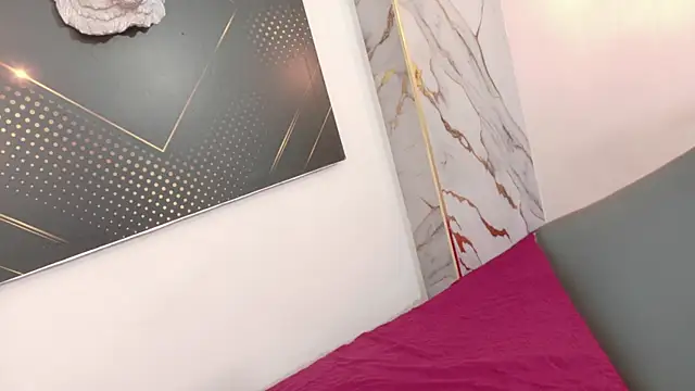 Snapshot of GoldenDesireX_ chatting on May 23, 2026, 7:02 pm GoldenDesireX online show from May 23, 2026, 7:02 pm