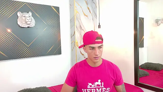 Snapshot of GoldenDesireX_ chatting on May 9, 2026, 7:06 pm GoldenDesireX online show from May 9, 2026, 7:06 pm