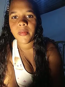 Snapshot of michelle_castillo chatting on April 28, 2026, 2:21 am michelle castillo online show from April 28, 2026, 2:21 am