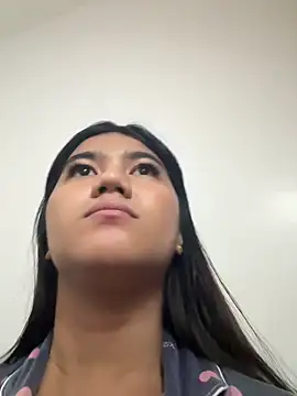 Snapshot of JassmineLove chatting on April 5, 2026, 4:13 pm JassmineLove online show from April 5, 2026, 4:13 pm