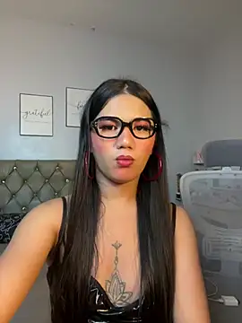 Snapshot of JassmineLove chatting on June 25, 2026, 8:19 am JassmineLove online show from June 25, 2026, 8:19 am