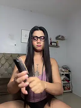 Snapshot of JassmineLove chatting on April 20, 2026, 4:41 pm JassmineLove online show from April 20, 2026, 4:41 pm