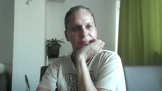 Snapshot of SweetLilTrouble chatting on June 15, 2026, 3:44 pm SweetLilTrouble online show from June 15, 2026, 3:44 pm