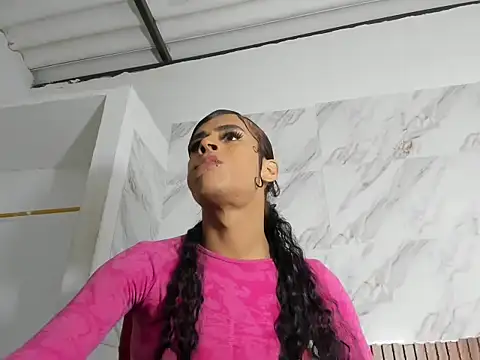 stefani robles online show from May 22, 2026, 12:19 am