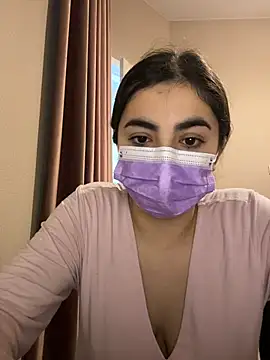 Snapshot of AnnieCartier chatting on April 6, 2026, 7:31 am AnnieCartier online show from April 6, 2026, 7:31 am