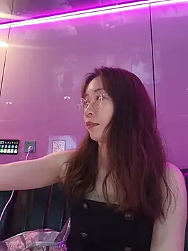 bingbing-521 online show from April 15, 2026, 2:43 pm