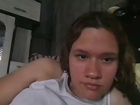 Snapshot of JennifferJilson chatting on April 17, 2026, 9:39 pm JennifferJilson online show from April 17, 2026, 9:39 pm