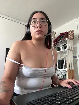 Snapshot of vampiralatina chatting on April 27, 2026, 7:12 pm vampiralatina online show from April 27, 2026, 7:12 pm