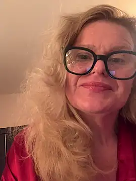 Snapshot of Love_Lee_xo chatting on June 2, 2026, 12:54 am Love Lee xo online show from June 2, 2026, 12:54 am