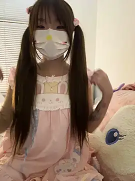 kkkiii-42 online show from April 18, 2026, 1:35 pm