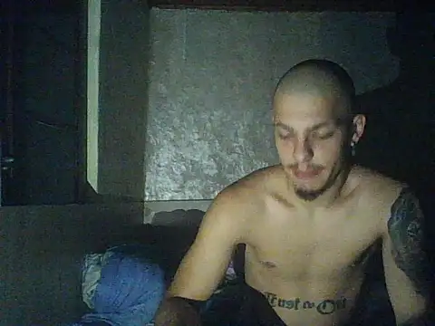 robertmrn112 online show from June 4, 2026, 11:09 pm
