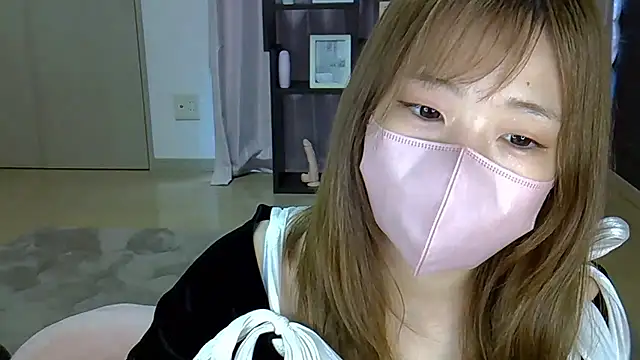 noanoa25253 online show from April 7, 2026, 7:10 am