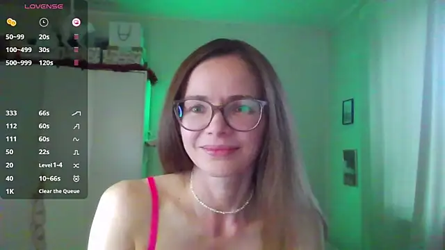 Snapshot of mmmay_day chatting on April 17, 2026, 3:04 pm mmmay day online show from April 17, 2026, 3:04 pm