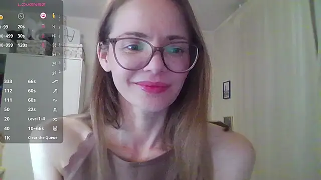 Snapshot of mmmay_day chatting on April 26, 2026, 3:42 pm mmmay day online show from April 26, 2026, 3:42 pm