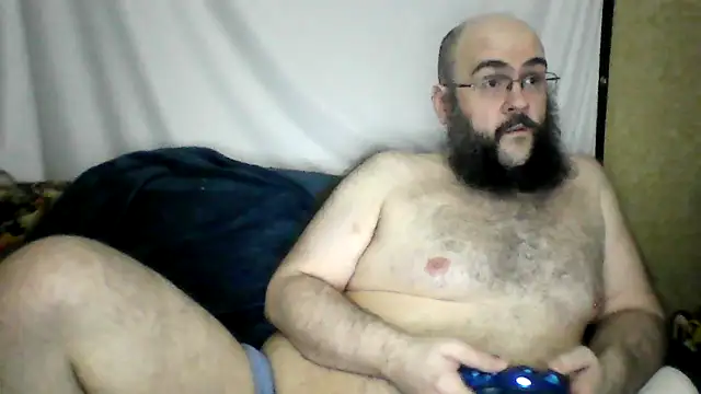 Snapshot of BriTheTopBear chatting on April 28, 2026, 2:27 am BriTheTopBear online show from April 28, 2026, 2:27 am