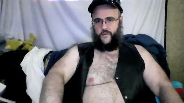 Snapshot of BriTheTopBear chatting on May 6, 2026, 12:47 am BriTheTopBear online show from May 6, 2026, 12:47 am