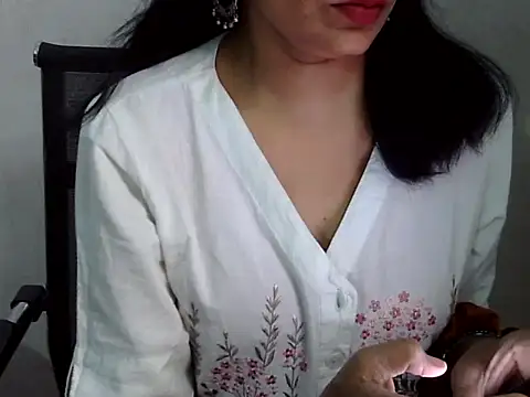 lustybebo online show from April 7, 2026, 4:47 am