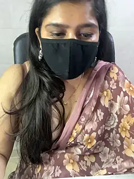 Snapshot of sarasofiaa_ chatting on May 22, 2026, 5:22 pm sarasofiaa online show from May 22, 2026, 5:22 pm
