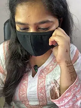 Snapshot of sarasofiaa_ chatting on June 1, 2026, 3:55 pm sarasofiaa online show from June 1, 2026, 3:55 pm