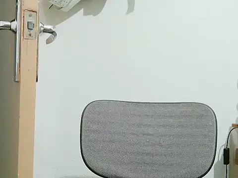 Snapshot of MojaditPussy chatting on July 15, 2026, 5:03 am MojaditPussy online show from July 15, 2026, 5:03 am