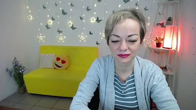 Snapshot of NikaMayu chatting on May 7, 2026, 5:22 am NikaMayu online show from May 7, 2026, 5:22 am