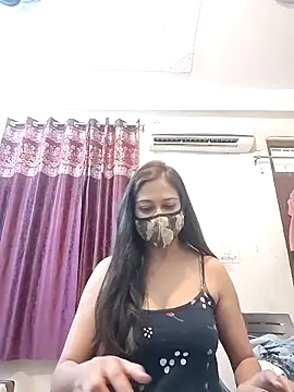 Snapshot of Aliyaa_bhat chatting on April 16, 2026, 3:29 am Aliyaa bhat online show from April 16, 2026, 3:29 am