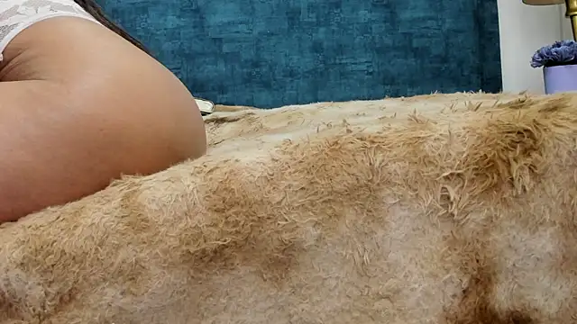 Snapshot of IsadoraVex chatting on April 14, 2026, 12:43 pm IsadoraVex online show from April 14, 2026, 12:43 pm