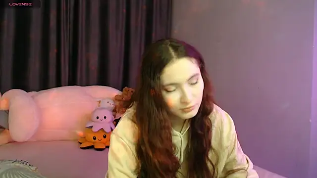 Snapshot of solitudebby chatting on May 27, 2026, 7:43 pm solitudebby online show from May 27, 2026, 7:43 pm
