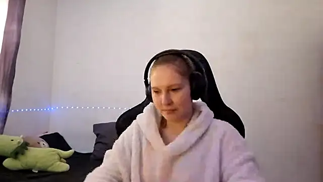 Snapshot of WesleyFrohling chatting on April 8, 2026, 9:11 am WesleyFrohling online show from April 8, 2026, 9:11 am