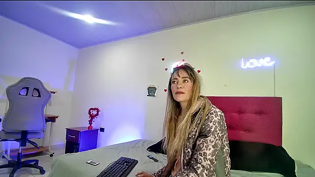 Lorena sweet33 online show from April 7, 2026, 1:57 pm