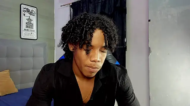 Snapshot of axel_silva4 chatting on April 18, 2026, 7:58 pm axel silva4 online show from April 18, 2026, 7:58 pm